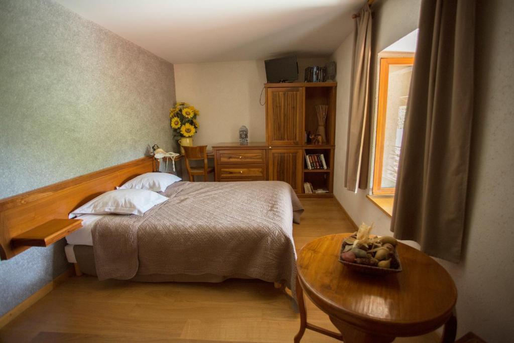 Le Bonheur Dans Le Pre Hotel Lucinges Phòng bức ảnh