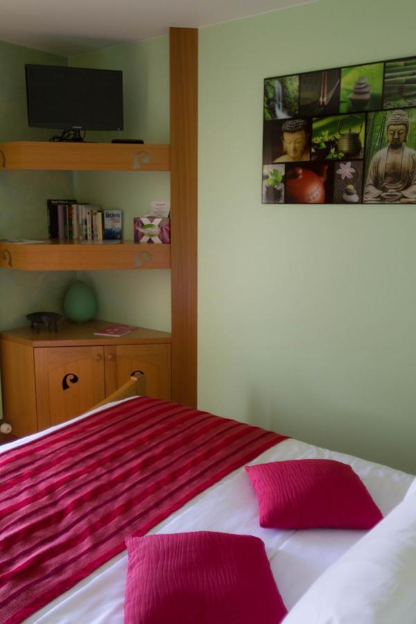 Le Bonheur Dans Le Pre Hotel Lucinges Phòng bức ảnh