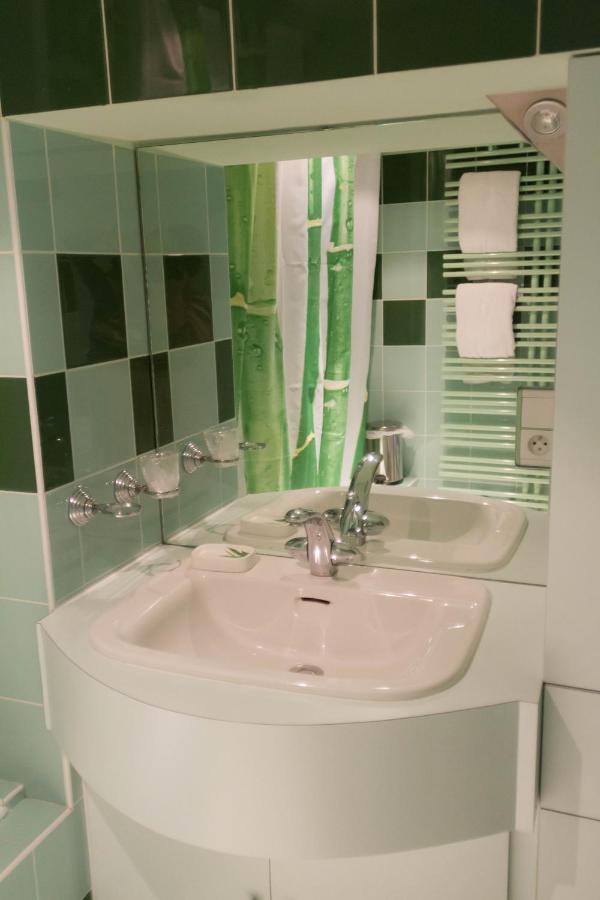 Le Bonheur Dans Le Pre Hotel Lucinges Phòng bức ảnh